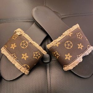 Size 6 fashion Sandals